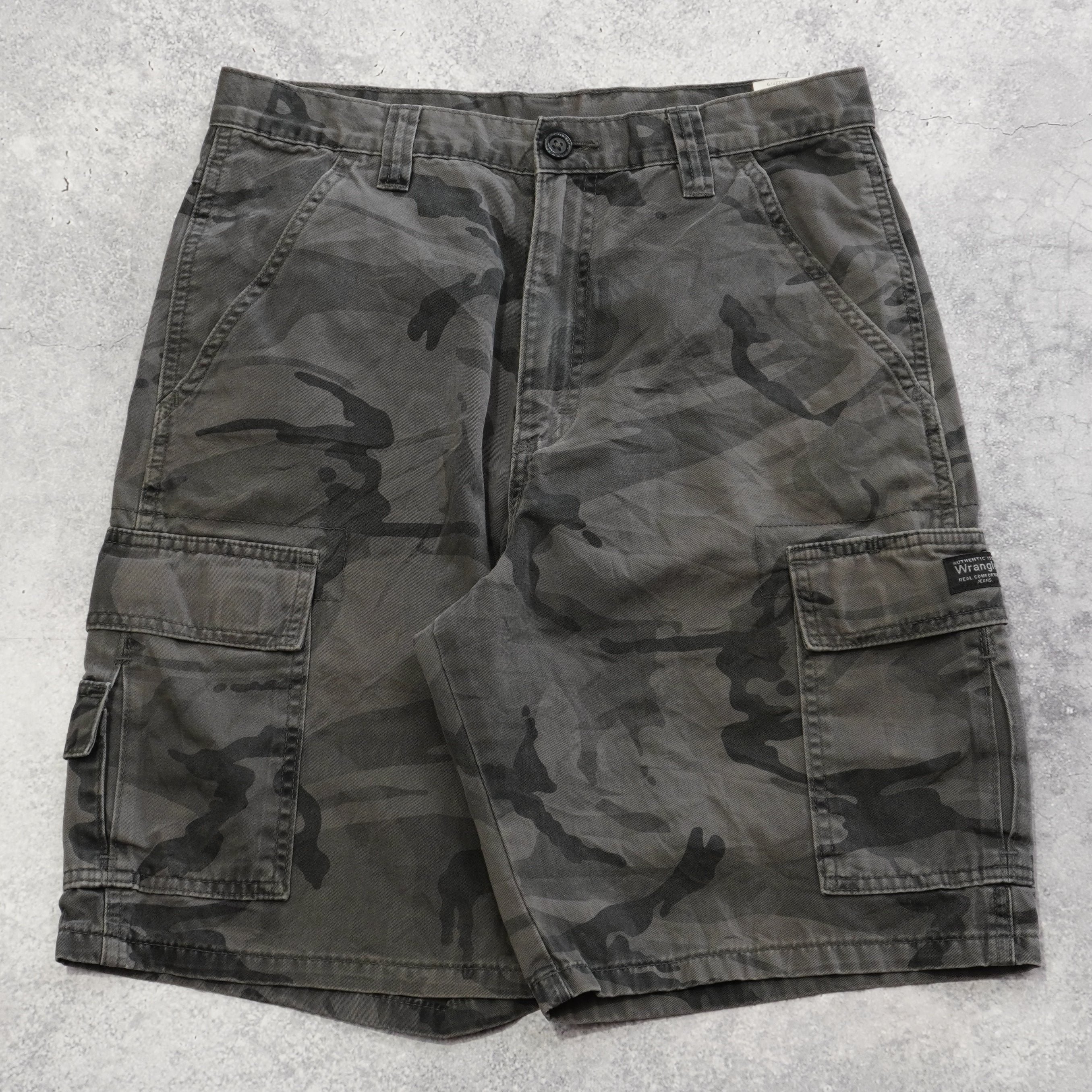 2000s Wrangler Camo Utility Cargo Shorts