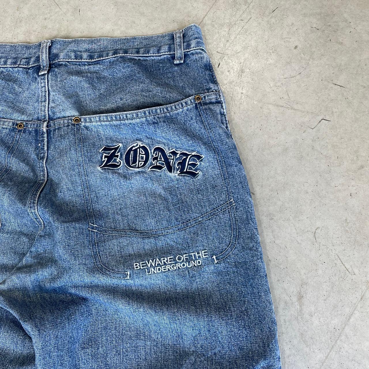 2000s Beez Wear Graphic Jorts