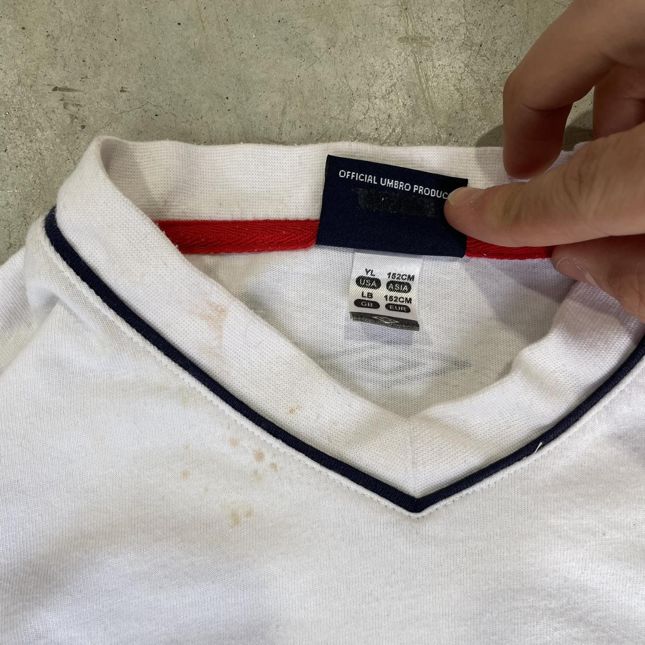 2000s Umbro V Neck T-Shirt